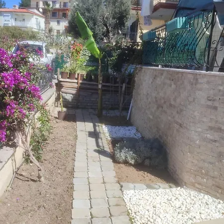 Villa Kadinlar Denizi Plajinda Full Deniz Manzarali Kuşadası